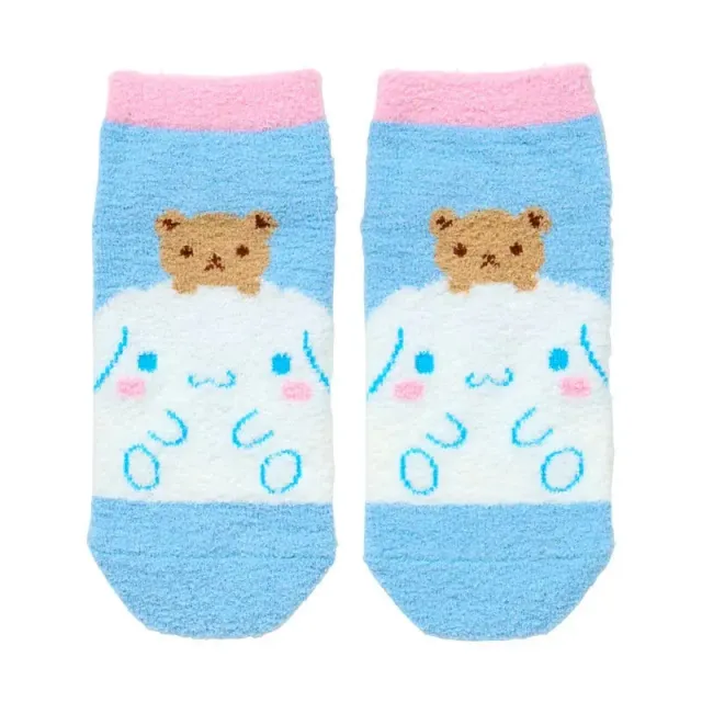 Hello Kitty Cinnamoroll Tucked-In Cozy Ankle Socks ankelsokker