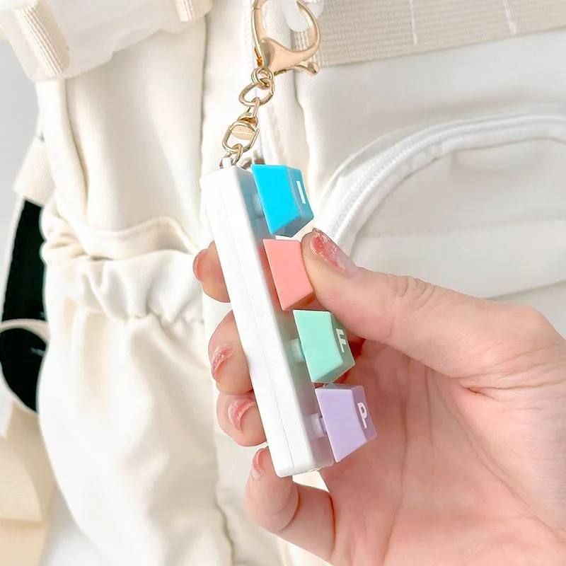 Neo Tokyo MBTI Fidget Keychain Clicky Button nøkkelring tilfeldig