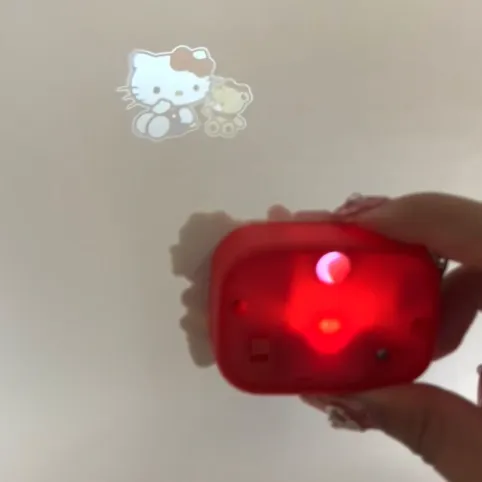 Hello Kitty Mini Light Projection Camera Keychain nøkkelring med lysbilder