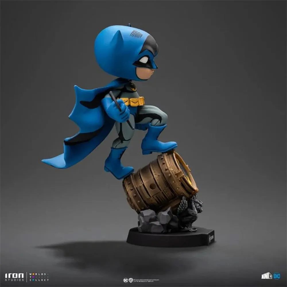 Batman MiniCo BATMAN on Bat-Signal blå vinylfigur