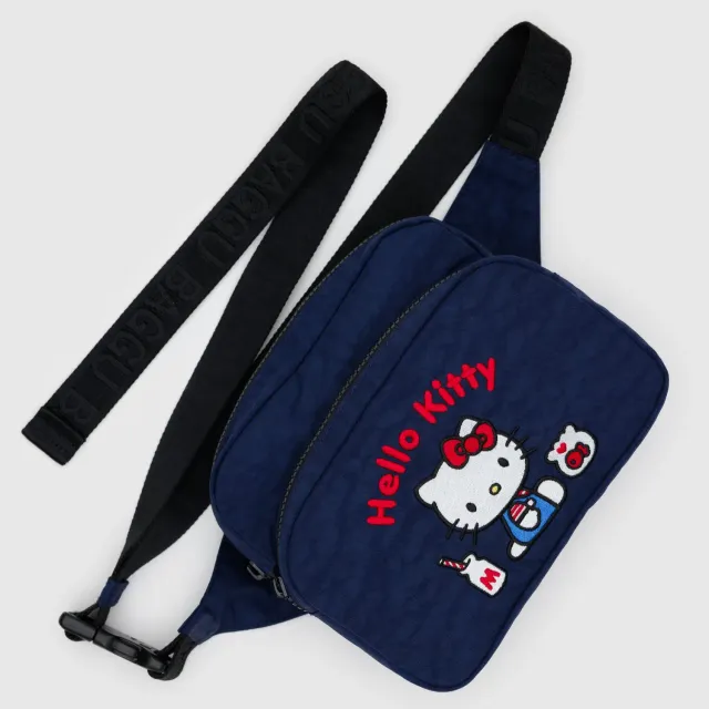 Hello Kitty x Baggu Classic Milk Bottle rumpetaske brodert