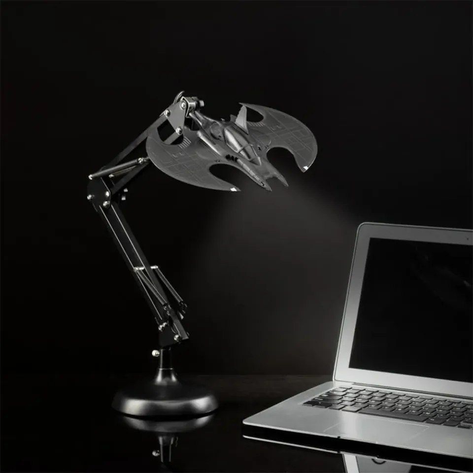 Batman Batwing Posable Desk Light skrivebordslampe USB 60 cm