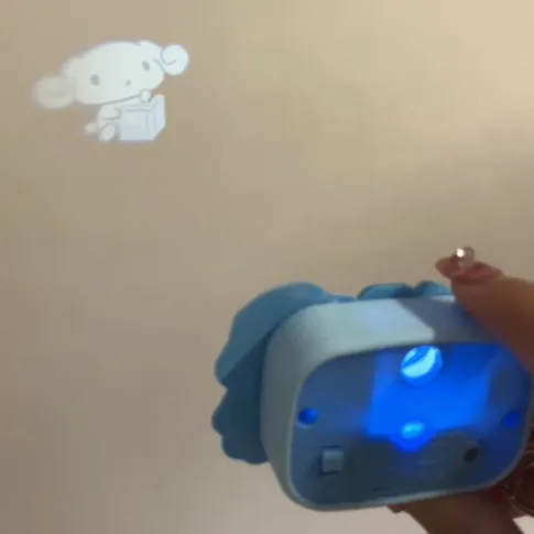 Hello Kitty Cinnamoroll Mini Light Projection Camera Keychain nøkkelring
