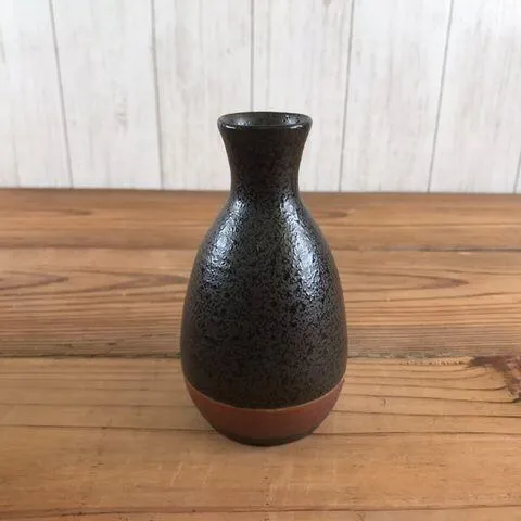 Neo Tokyo Japanese Sake Set tokkuri og kopper svart gaveboks