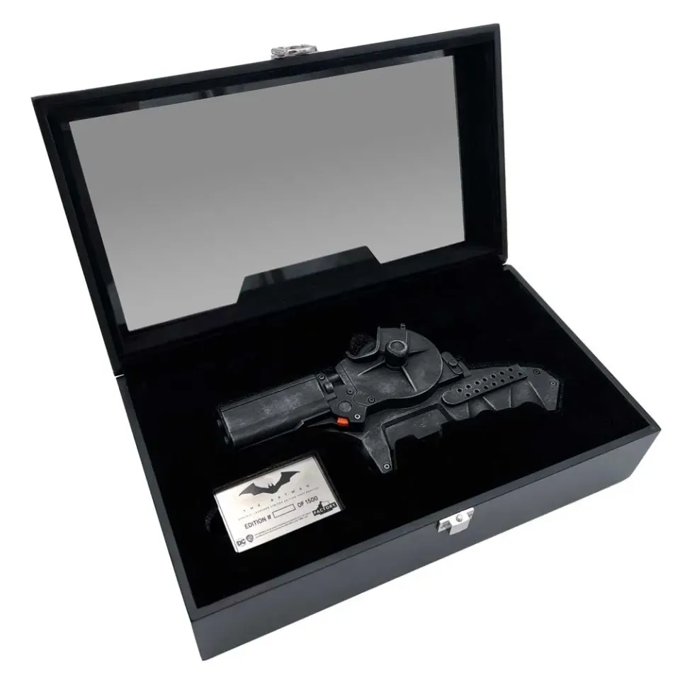 The Batman Grapple Launcher replika full størrelse metall