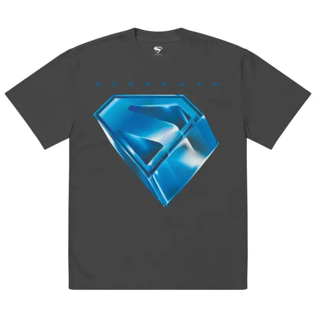Superman 2025 Oversized T-skjorte – Stylized S-Shield, Faded Black S