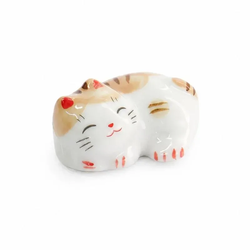 Neo Tokyo Relaxing Cat Brown spisepinnestøtte i porselen 5 cm